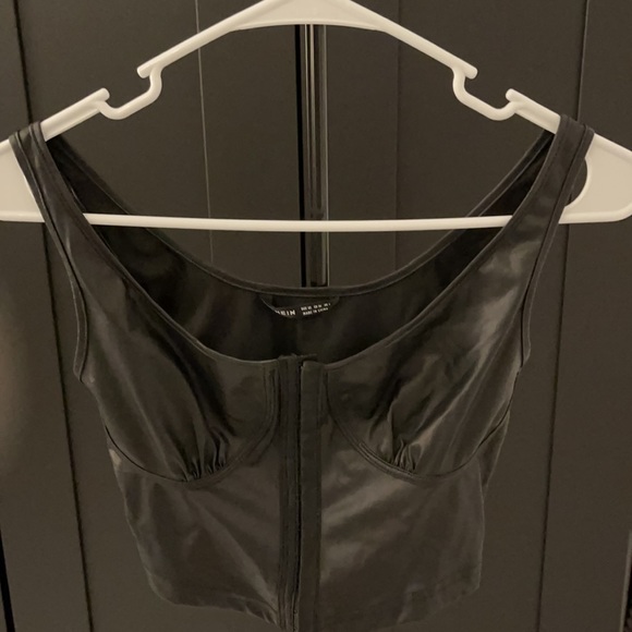 Top - Picture 3 of 4